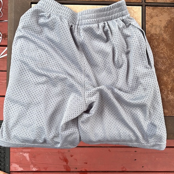 Big boys size medium shorts/great condition - Picture 4 of 6